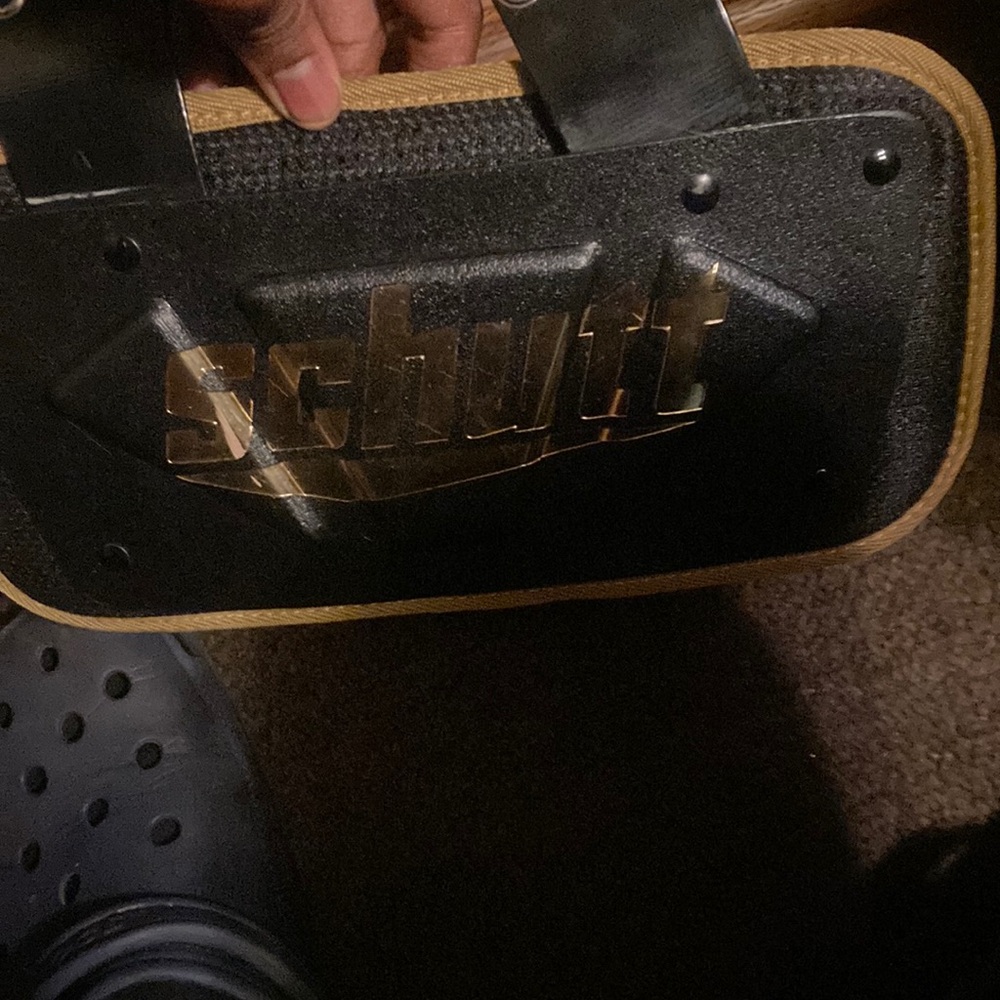 I’m sale a football black plate